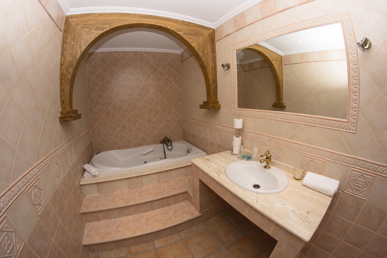 Apartamento Los Arcos ألورا المظهر الخارجي الصورة